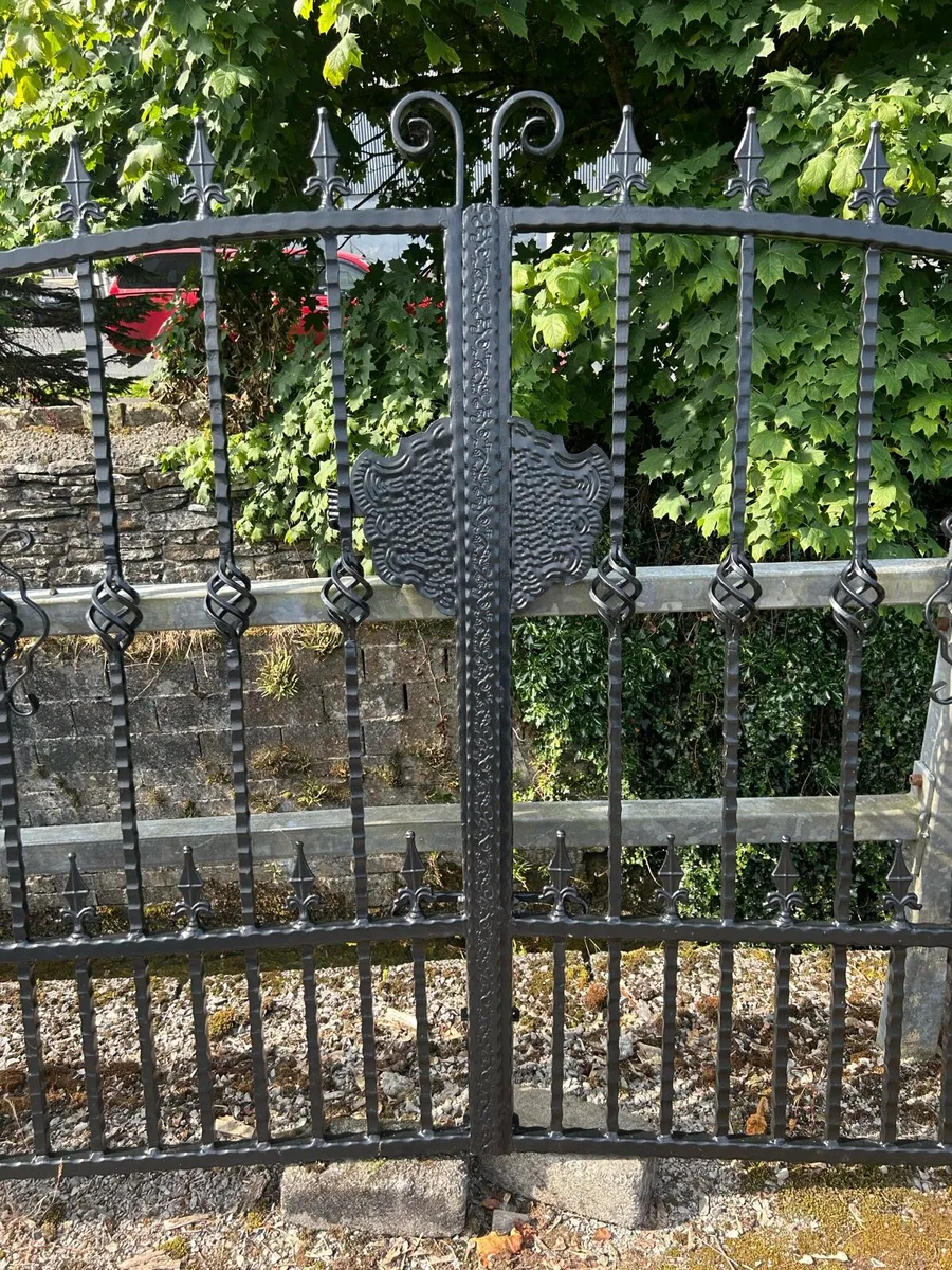 Gates - Image 2