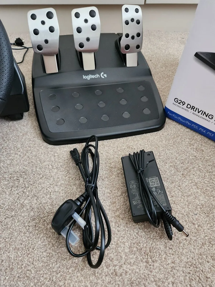 G29 steering wheel and pedals - Image 3