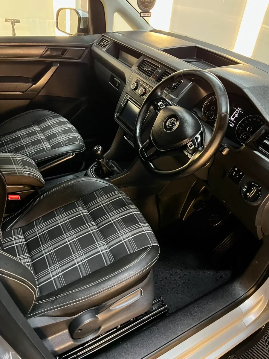VW caddy van - Image 4