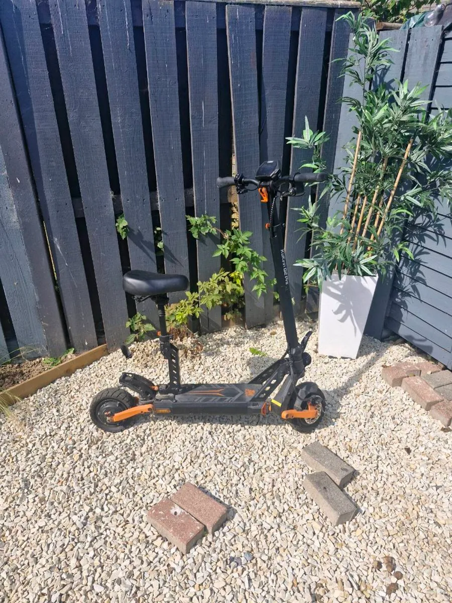 Electric scooter g2 pro - Image 1