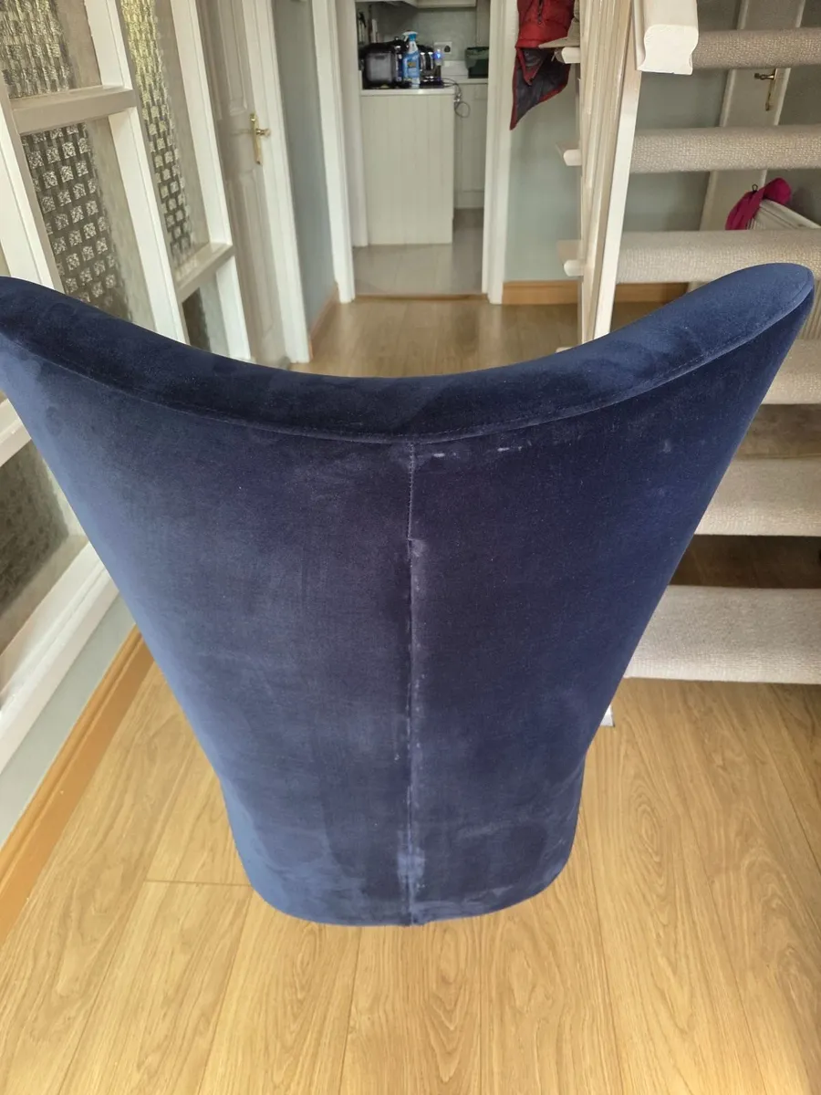 Living room chair - Image 1