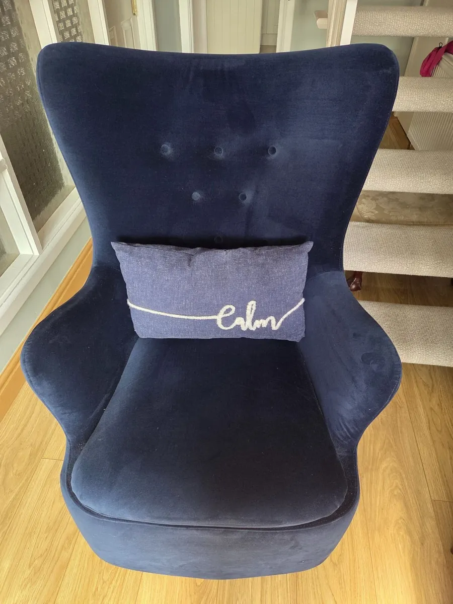 Living room chair - Image 2