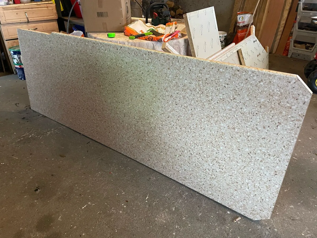 Kitchen worktop - Image 1