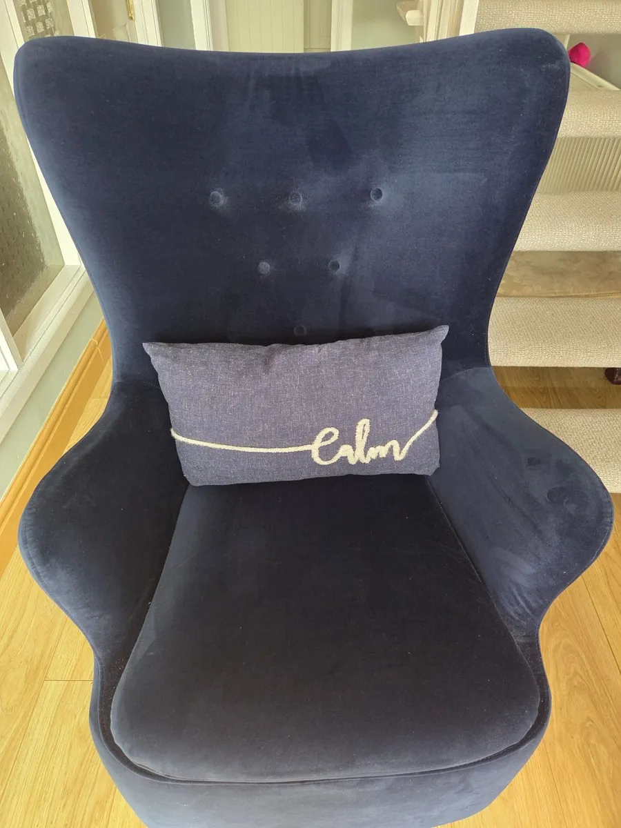 Living room chair - Image 4