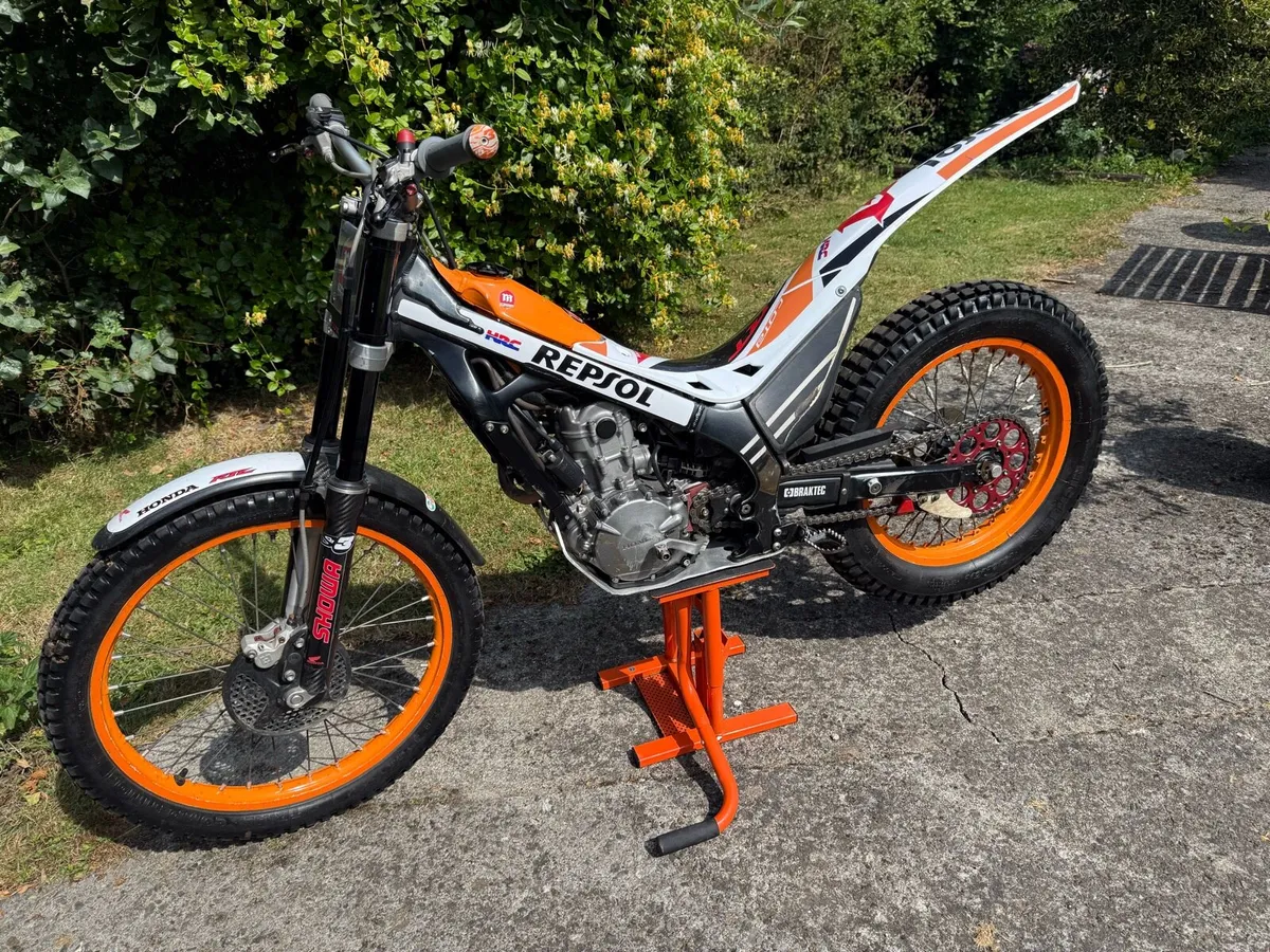 Honda 260cc Repsol Trials Bike - Image 1