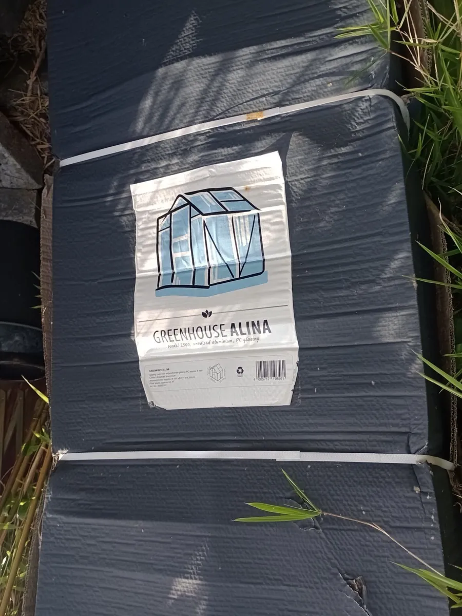 Greenhouse BNIB - Image 2