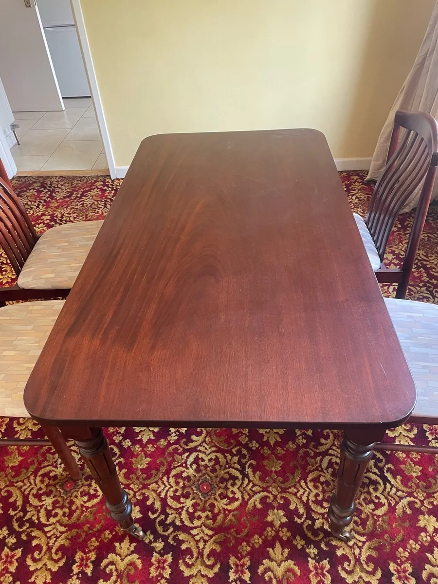 Mahogany dining table and 4 chairs - Image 1