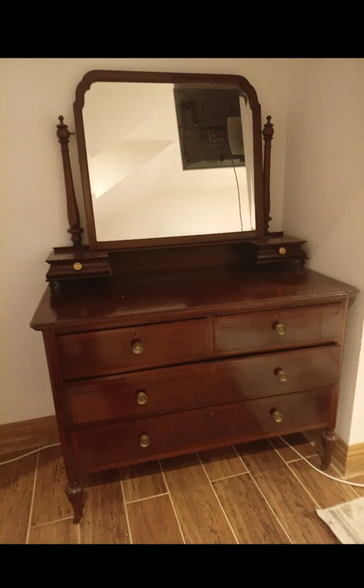 Antique mahogany dressing table with mirror - Image 1