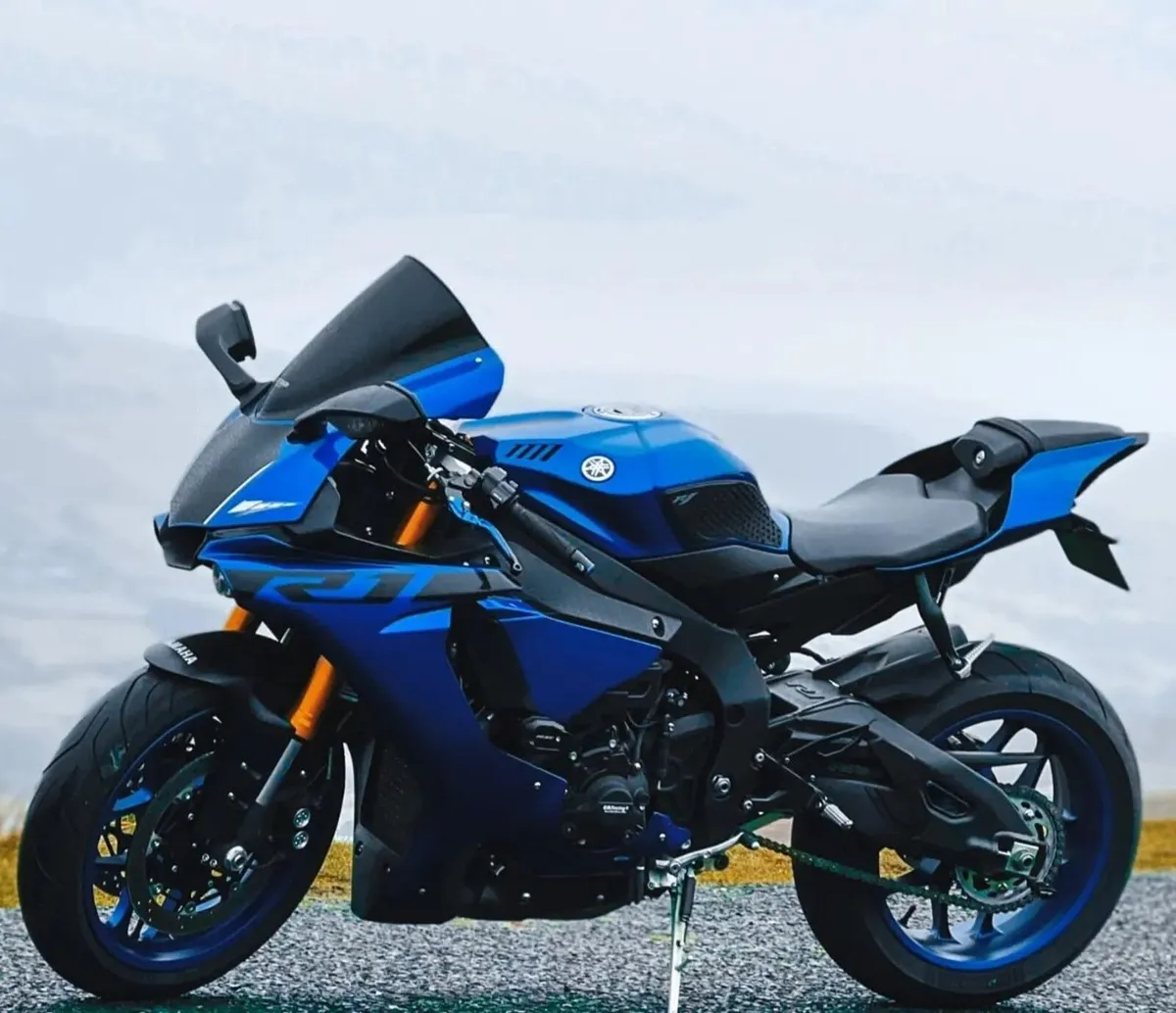 YAMAHA R1 2018 - Image 2