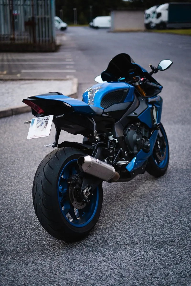 YAMAHA R1 2018 - Image 3