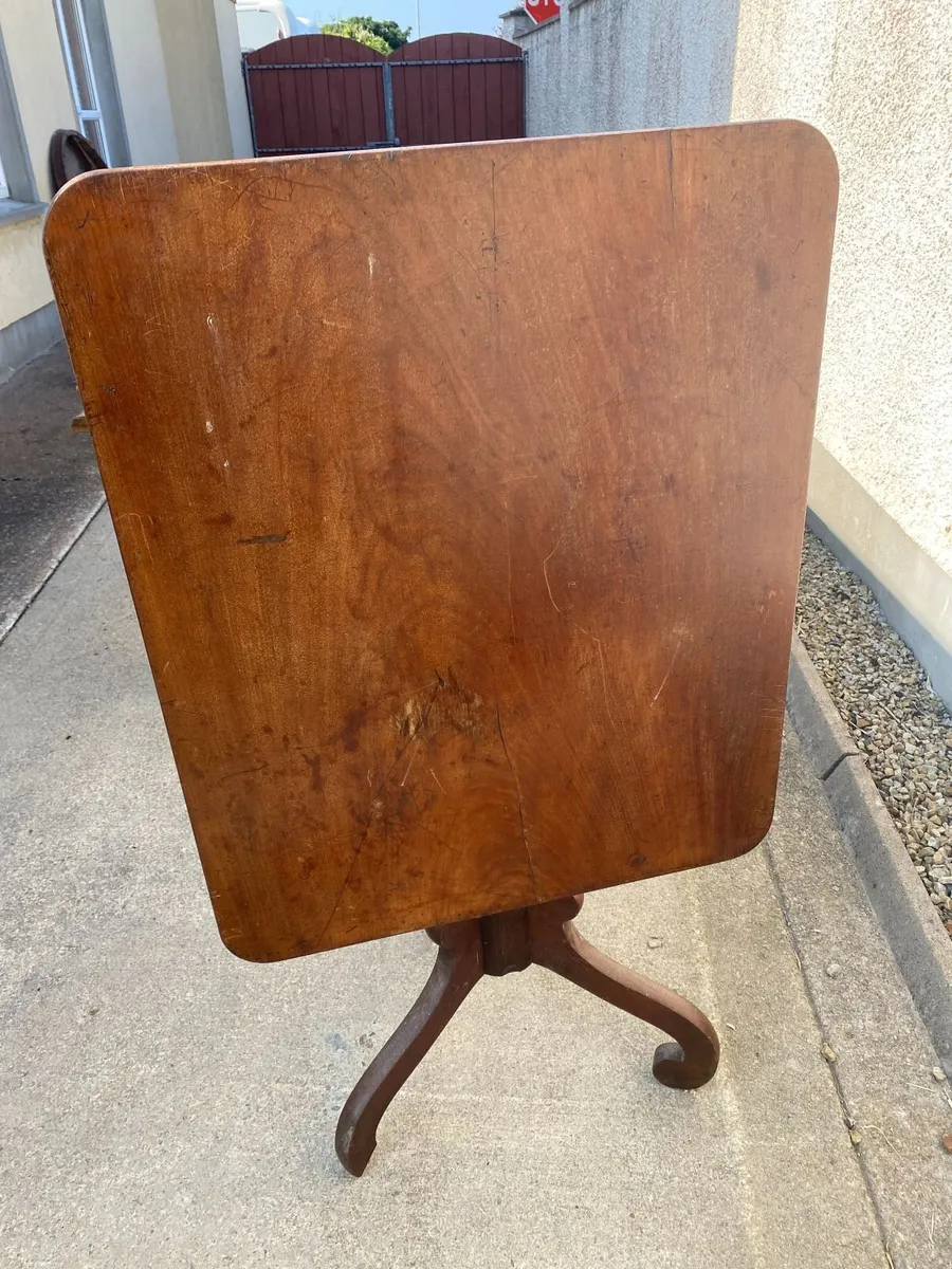 antique small tilt top table - Image 3