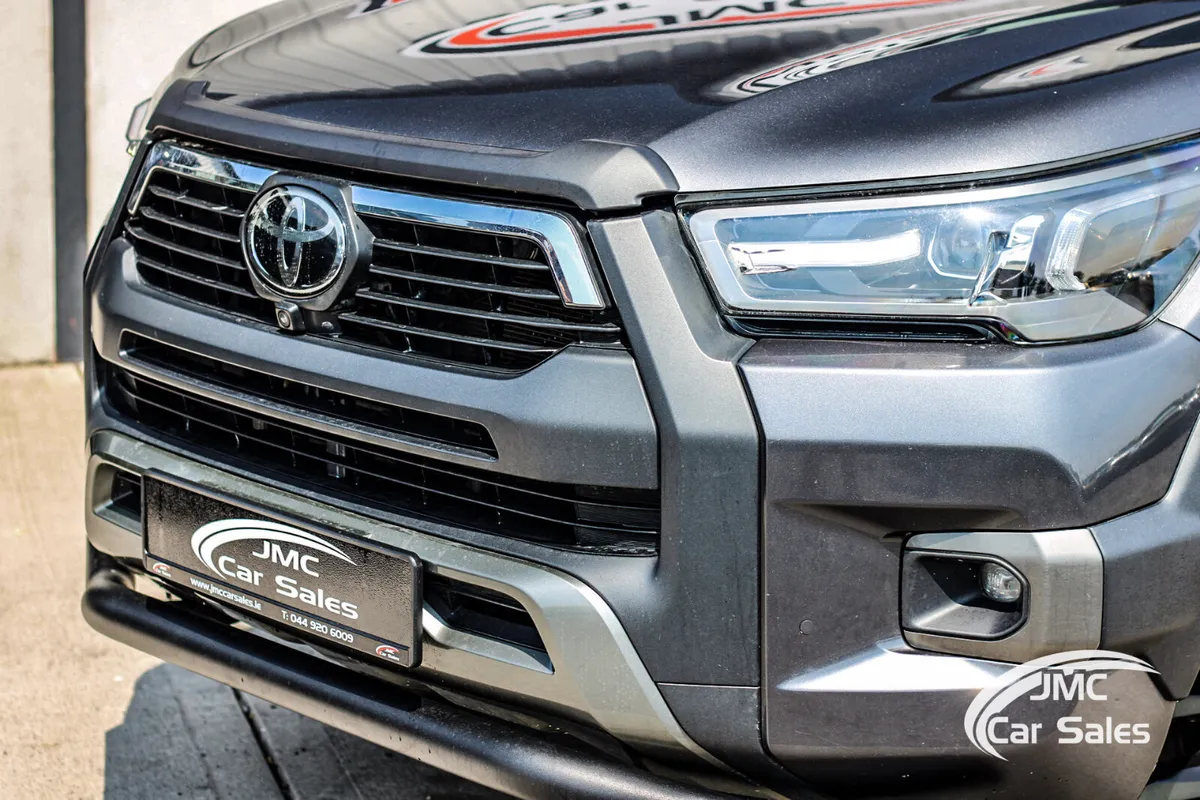 2023 TOYOTA HILUX INVINCIBLE X - Image 3