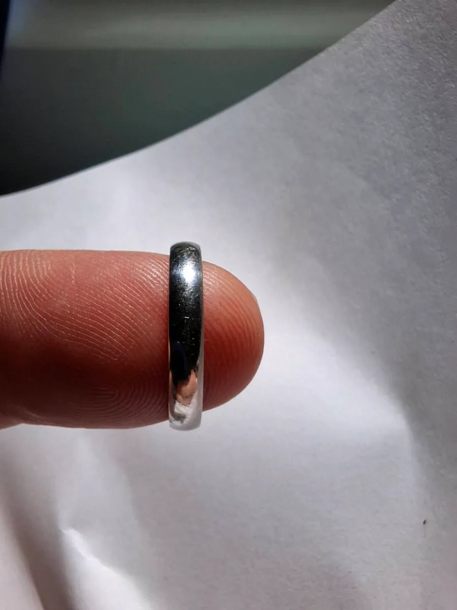 Platinum ring - Image 1