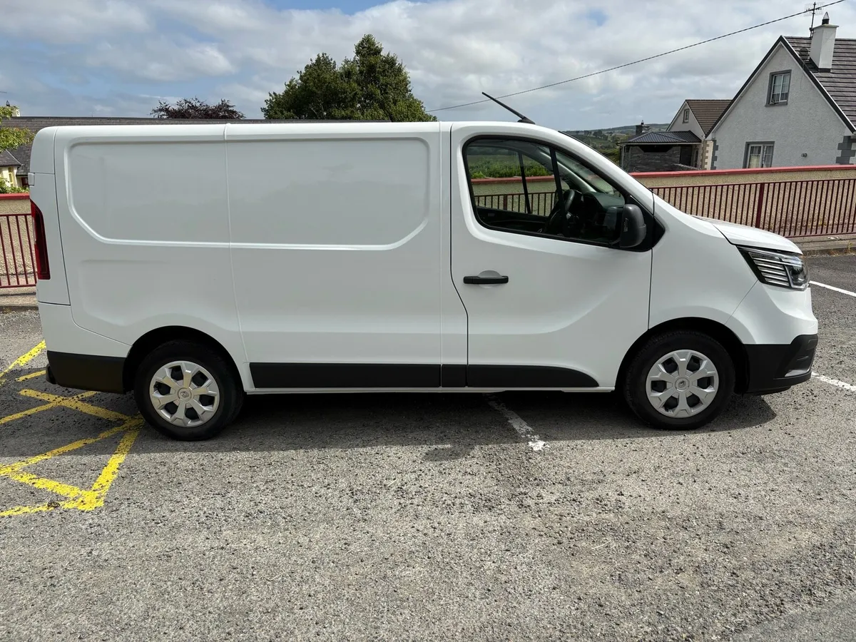 2023 (232) RENAULT TRAFIC 2.0 BUSINESS + 2.0 - Image 2