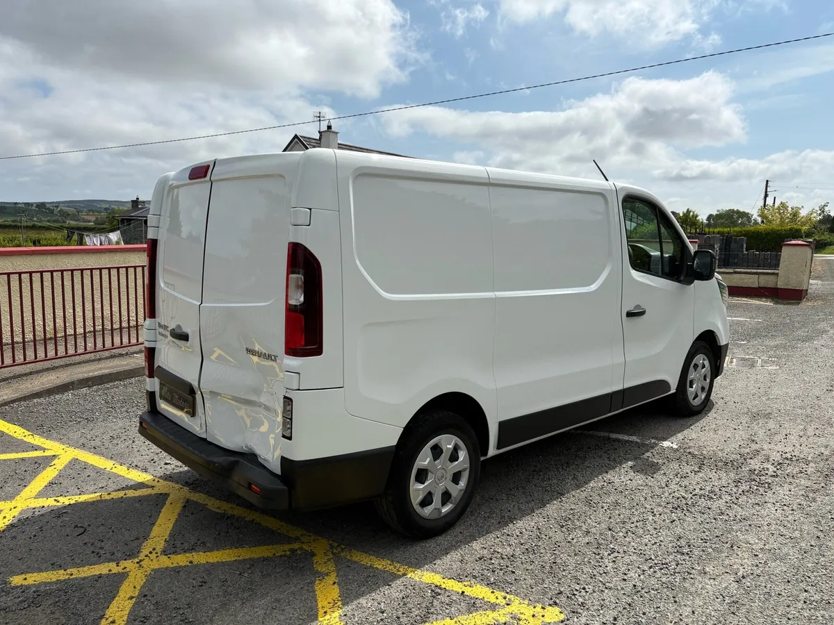 2023 (232) RENAULT TRAFIC 2.0 BUSINESS + 2.0 - Image 3