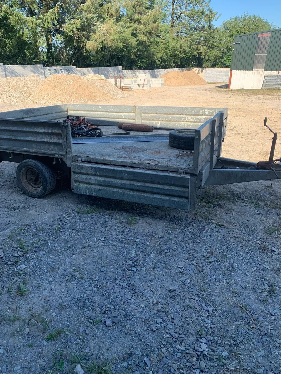 Trailer - Image 1