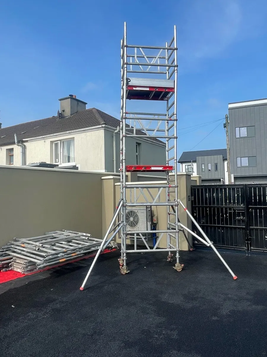 Aluminium scaffolding tower - Image 1