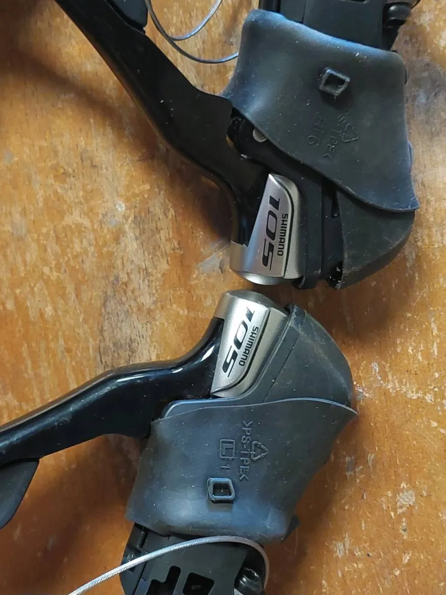 Shimano 105 cable shifters - Image 1