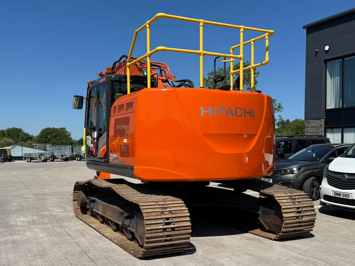 HITACHI ZX225 USRLC-7 - Image 3
