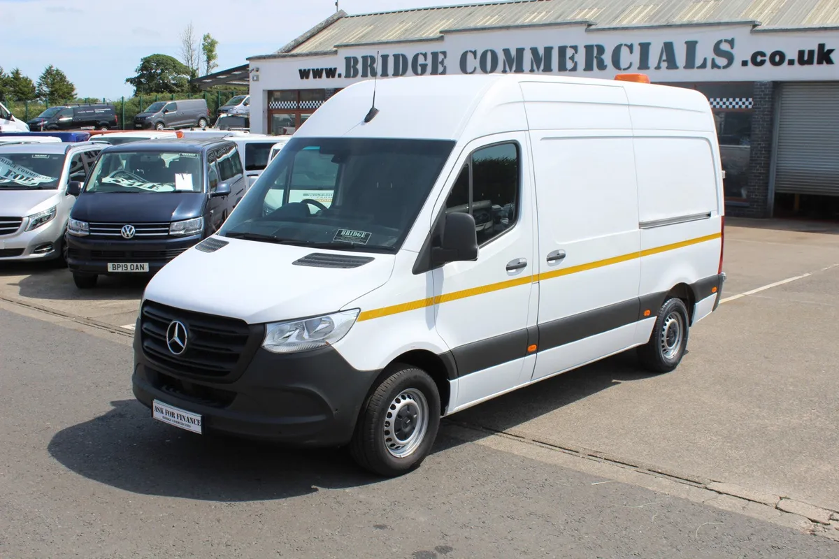 2023 Mercedes-Benz Sprinter 315 L2H2 - Image 1