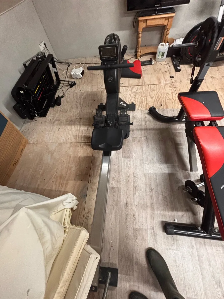 Rowing machine - Image 1