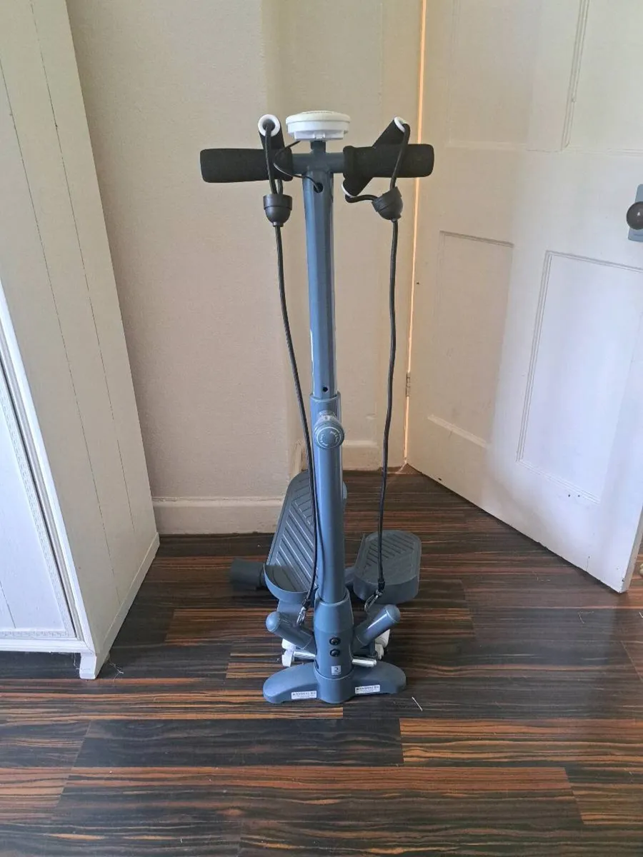 Mini stepper (compact elliptical stepper) with res - Image 2