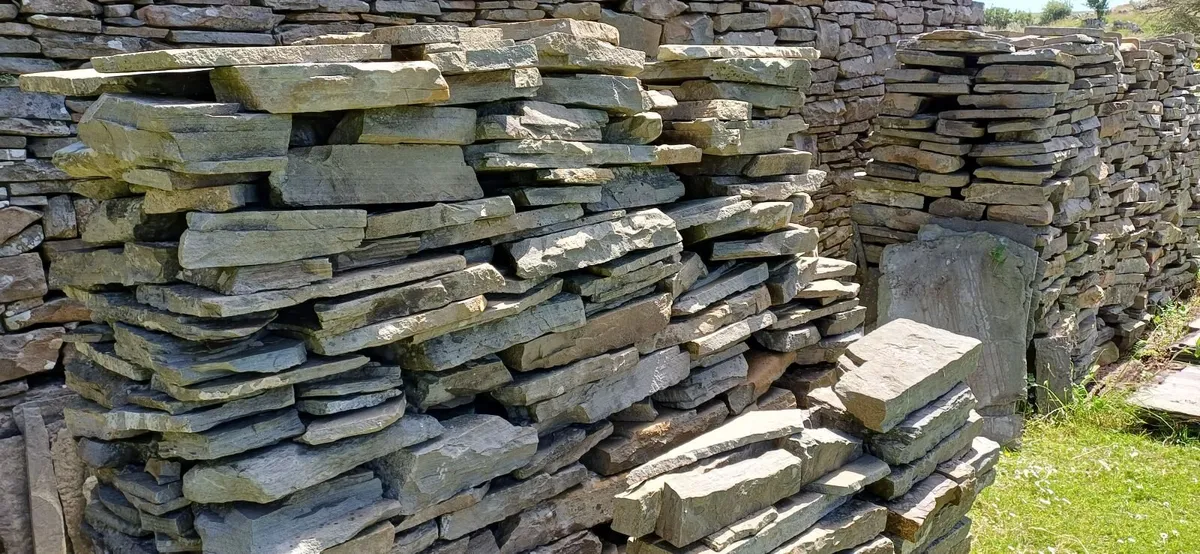 Building stone - Image 1