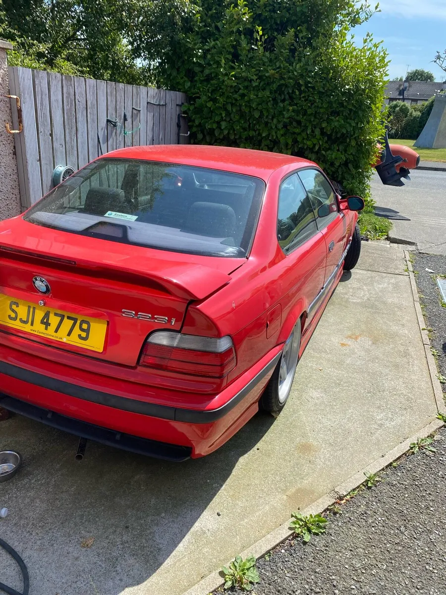 96 E36 323i coupe - Image 3