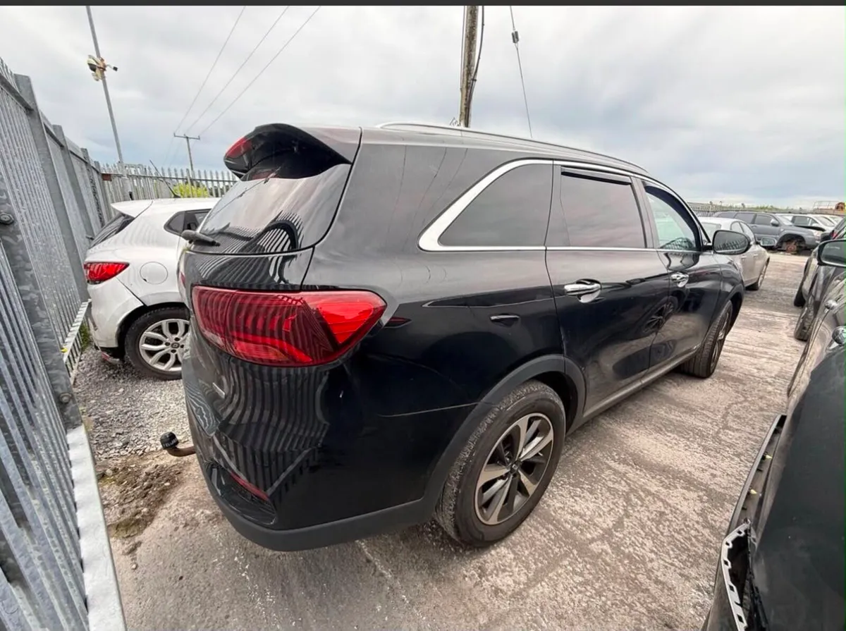 2020 Kia Sorrento 2.2man commercial NEEDS ENGINE - Image 2