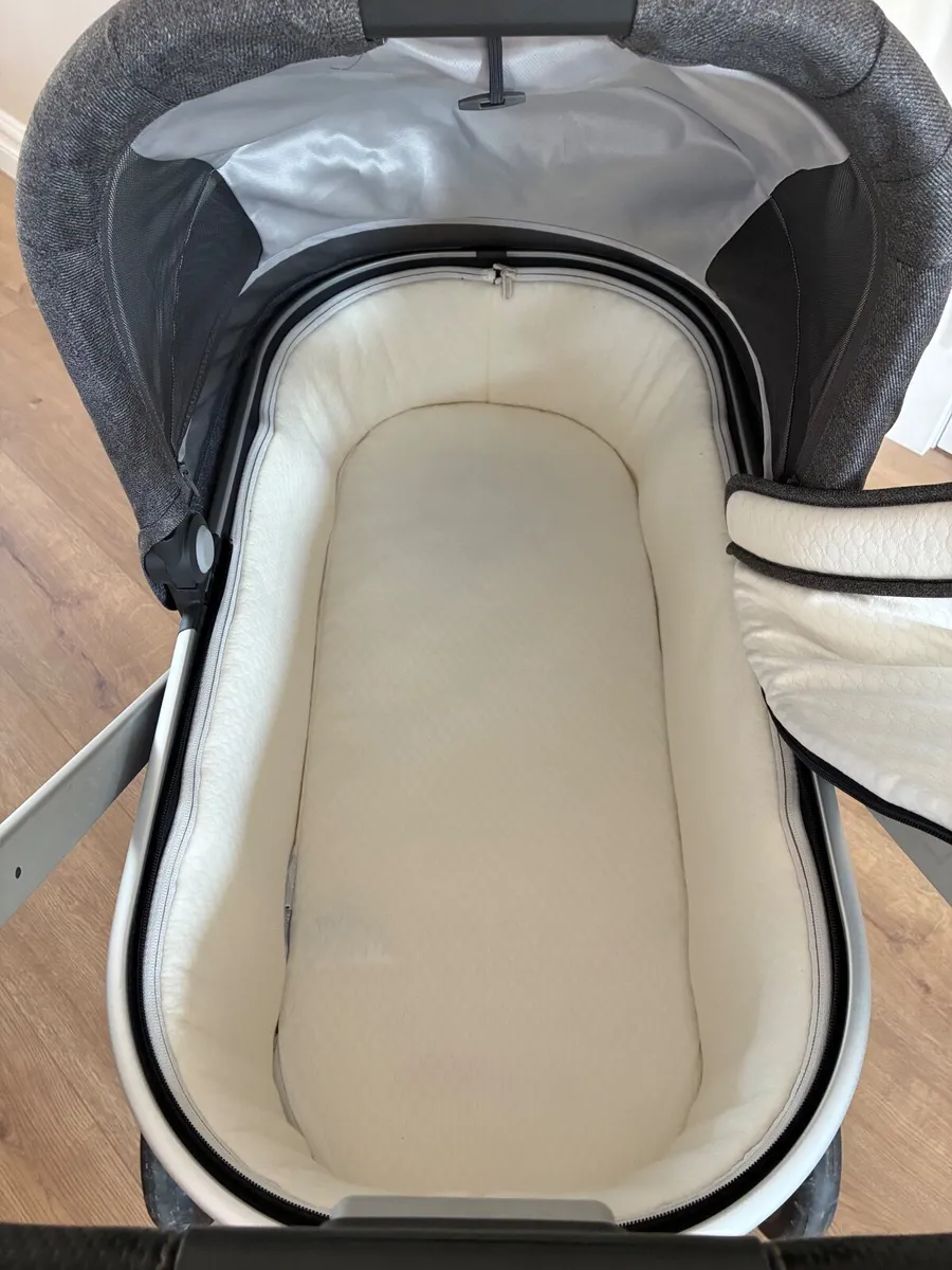 Uppababy Vista travel system - Image 3