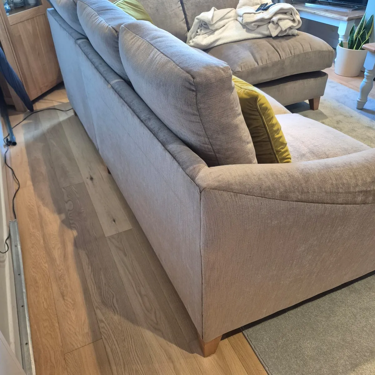 Living room Furniture - Image 2