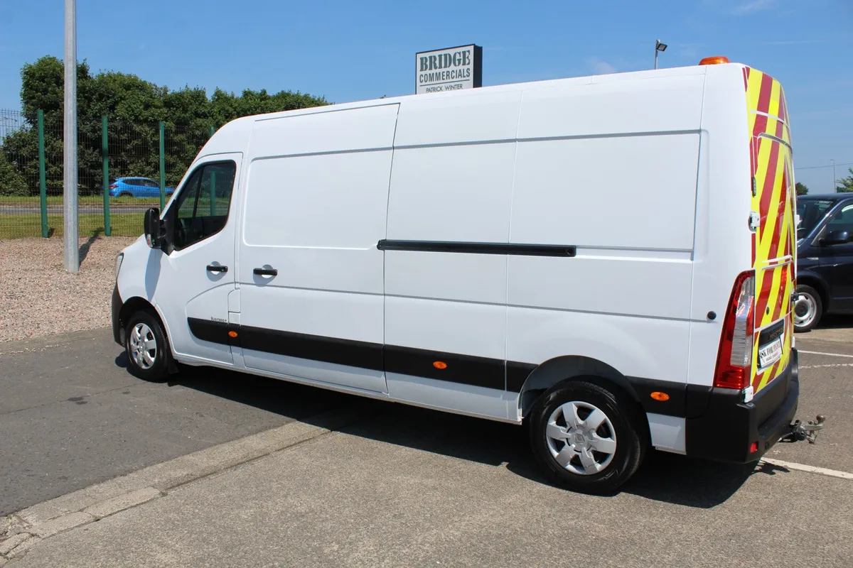 2023 Renault Master LM35 Business+ - Image 4