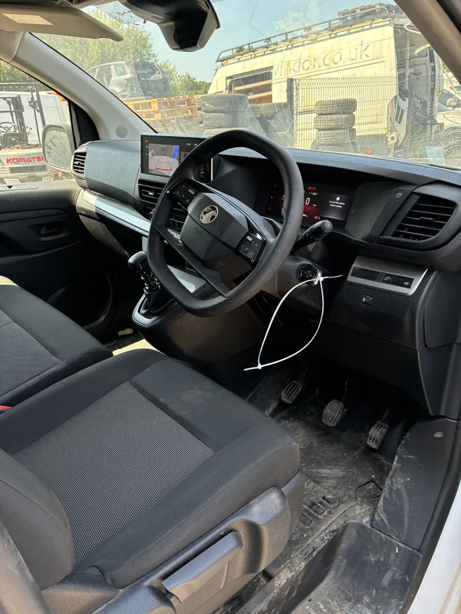 2026 vauxhall vivaro parts breaking - Image 4