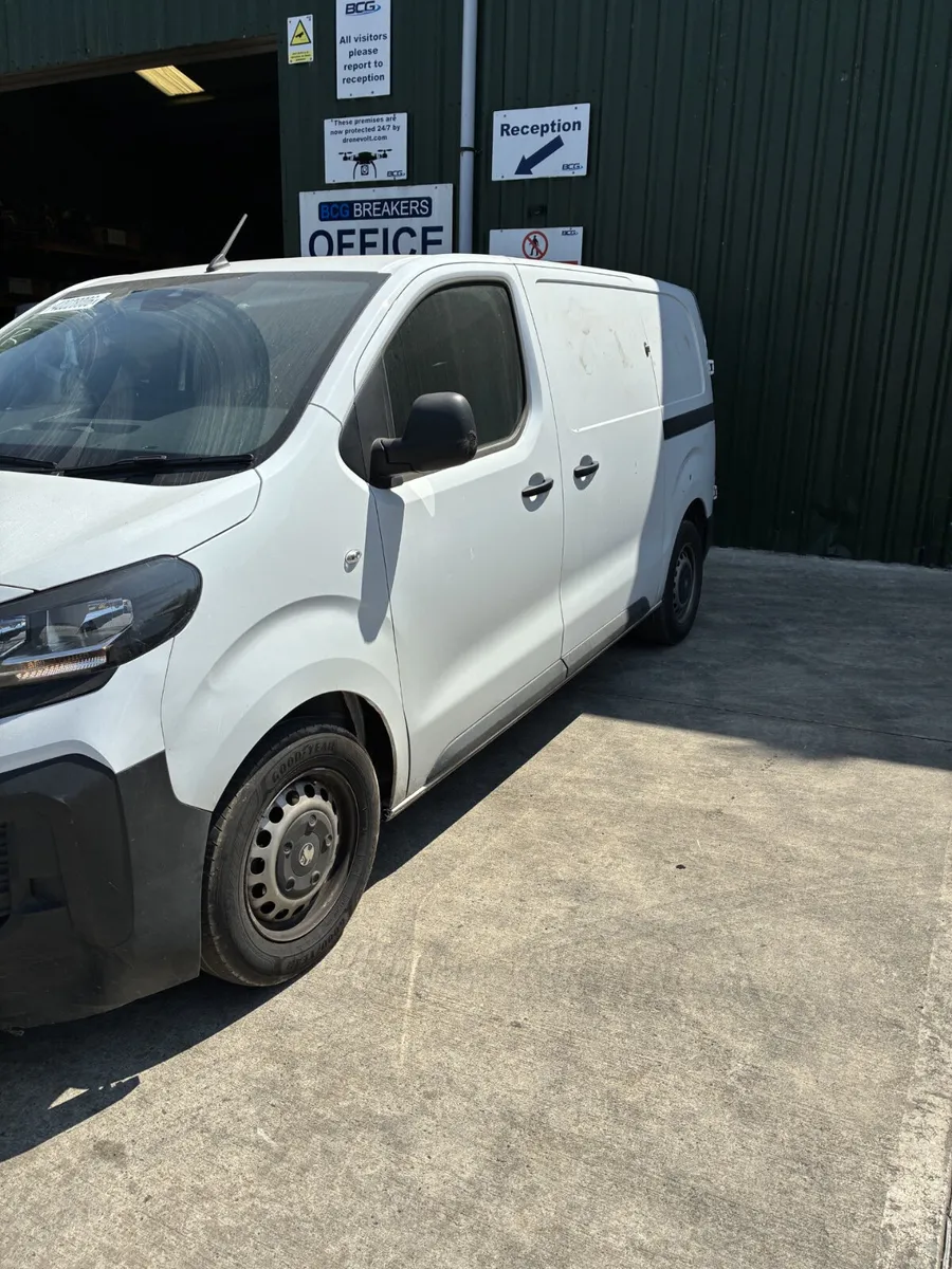 2026 vauxhall vivaro parts breaking - Image 2