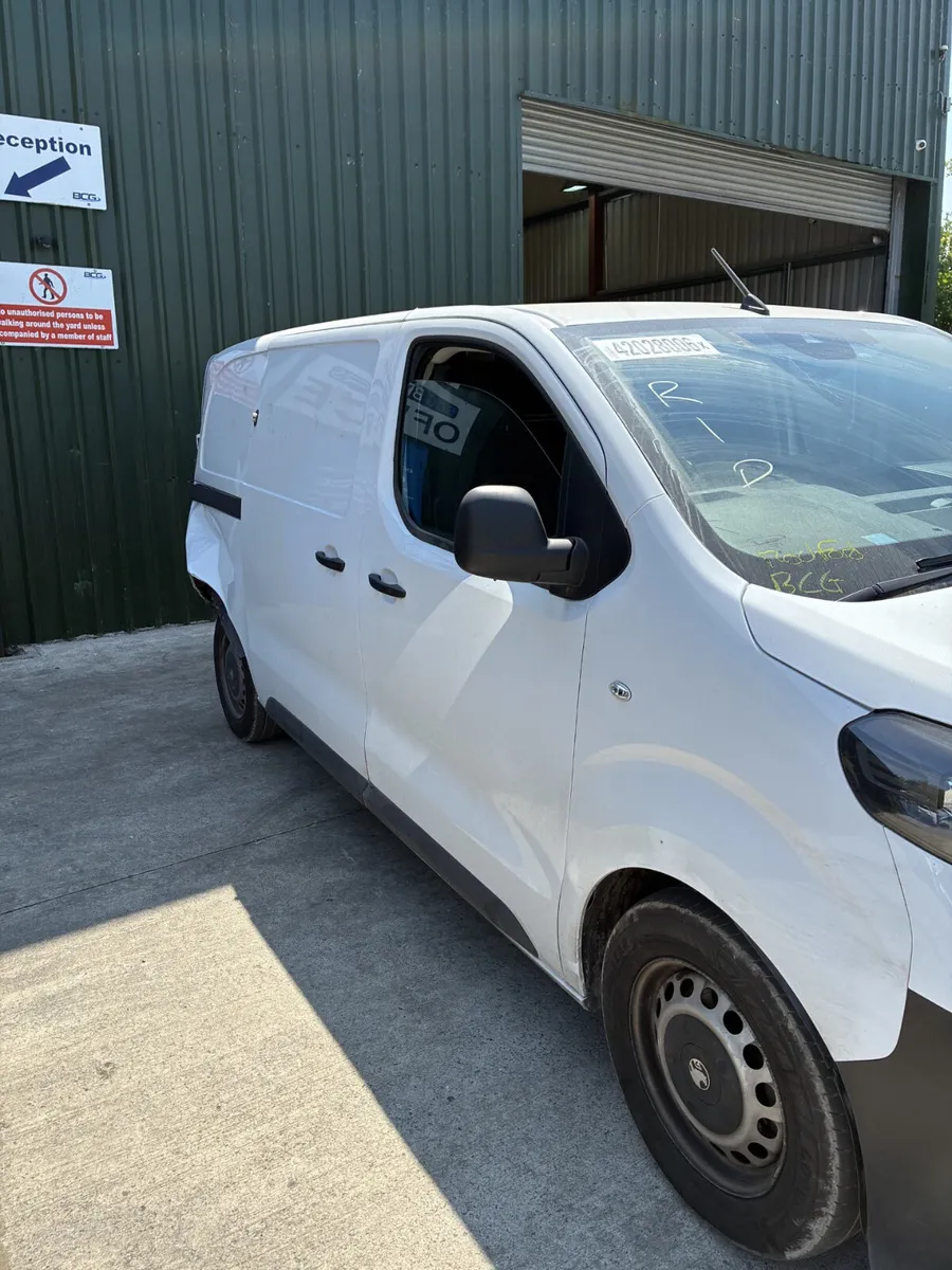 2026 vauxhall vivaro parts breaking - Image 3