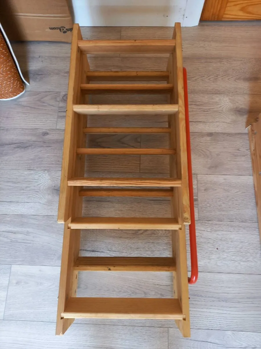 Attic stairs - Image 1