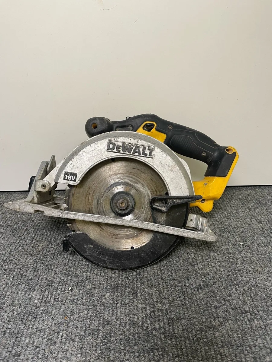 DeWalt XR 165Mm Circular Saw DCS391 Baretool - Image 1