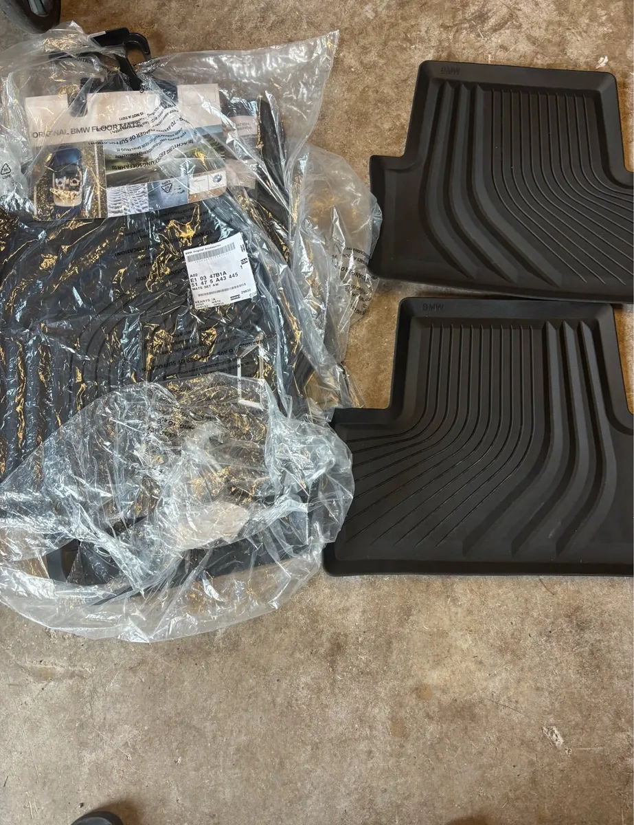 BMW 4 series/i4 grand coupe boot and floor mats - Image 1