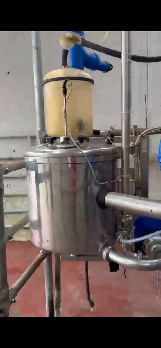 20 unit Delaval Milking Parlour - Image 4