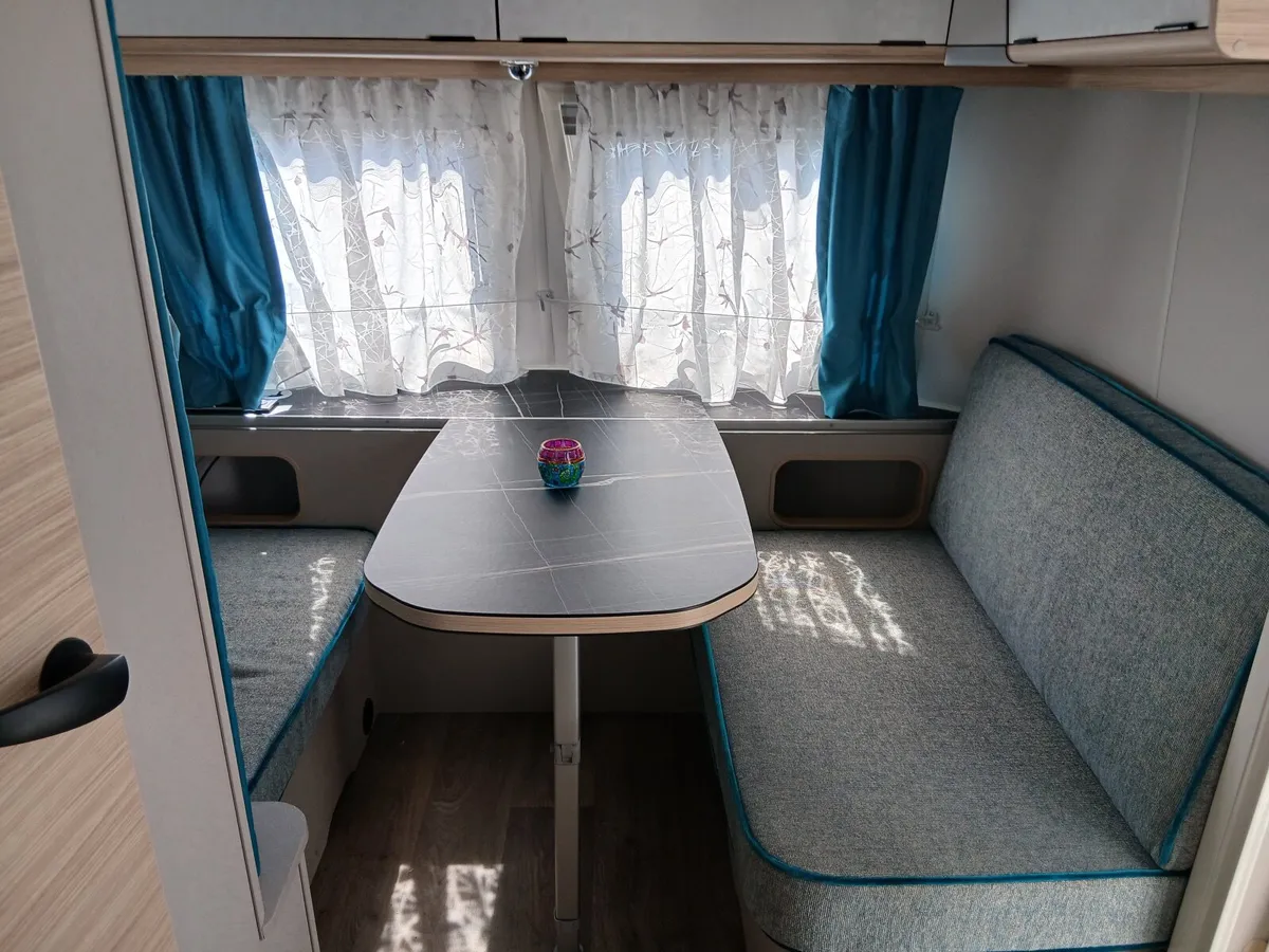 2025 Hymer Eriba 530 Legend - Image 4
