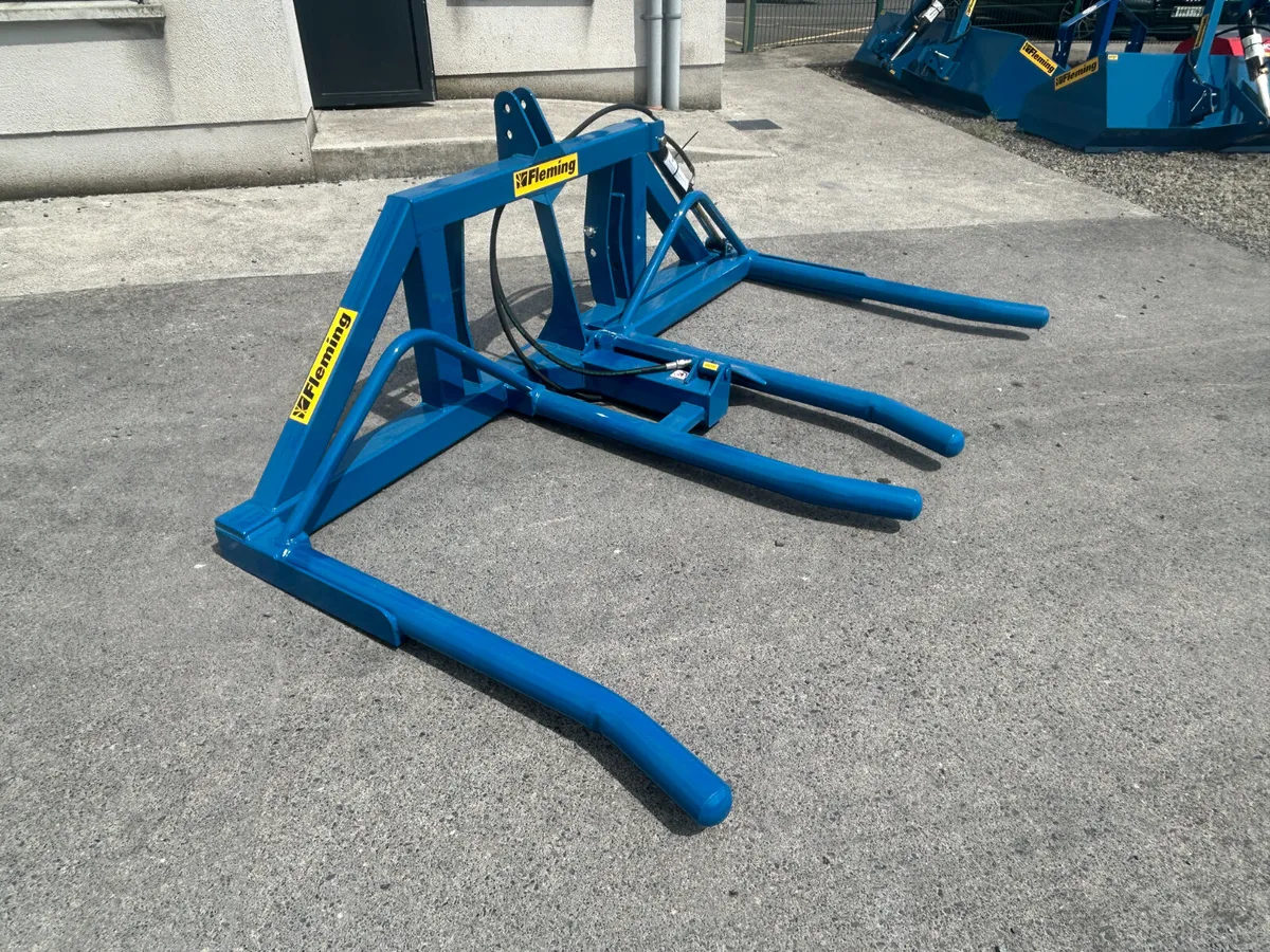 Fleming Double Bale Lifter – Hydraulic Side Lift - Image 4