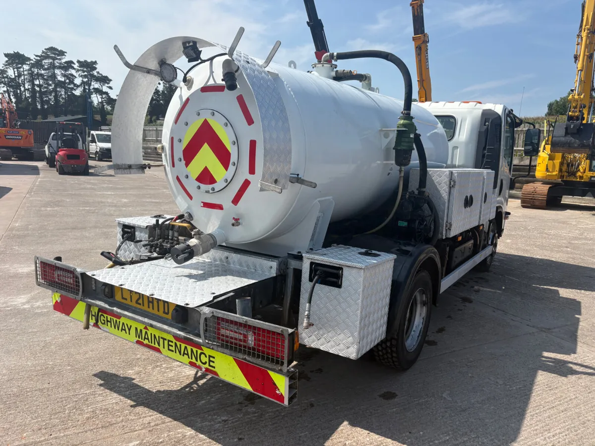 2021 ISUZU N75.190 sludge vacuum tanker - Image 3
