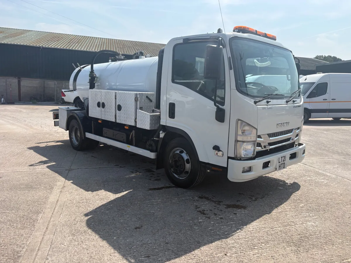 2021 ISUZU N75.190 sludge vacuum tanker - Image 2