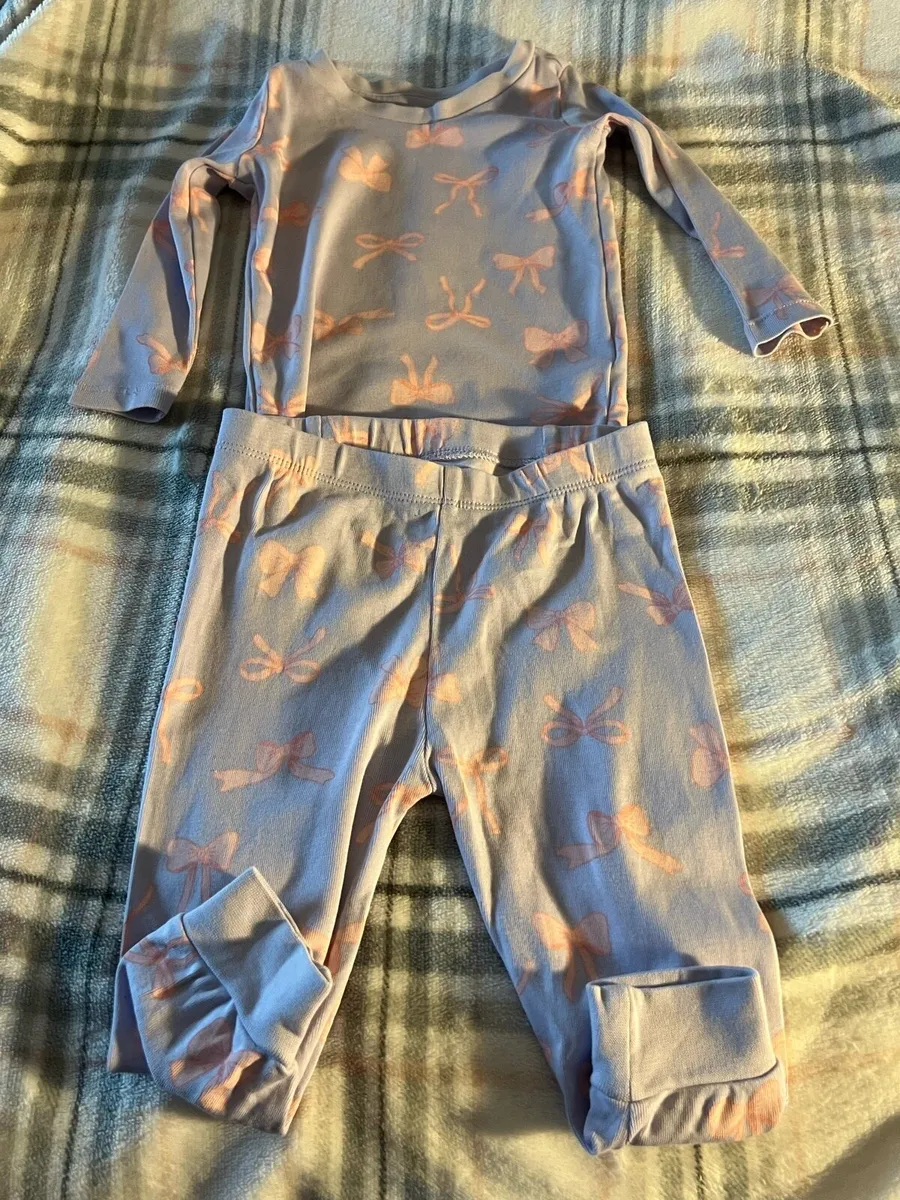 Girls new pjs 9/12 mths €3 - Image 1