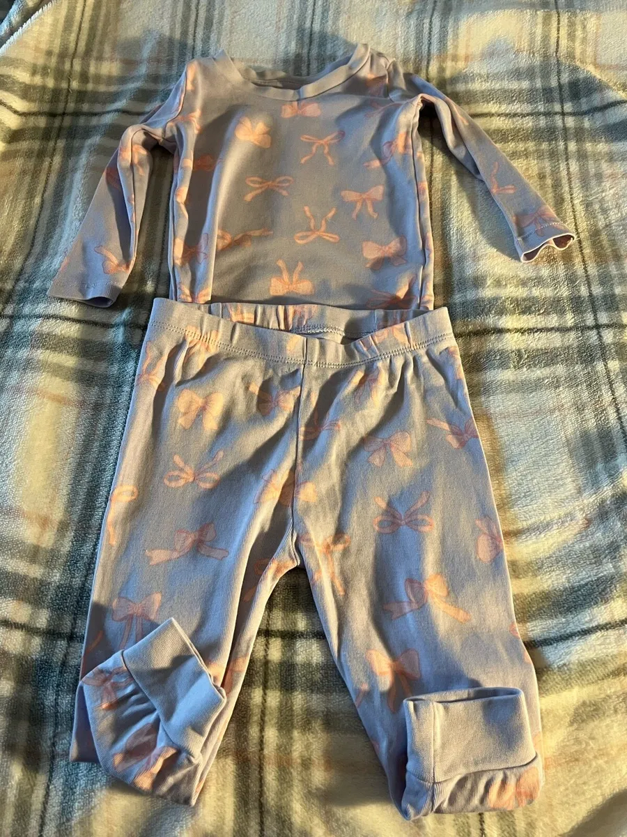 Girls new pjs 9/12 mths €3 - Image 2