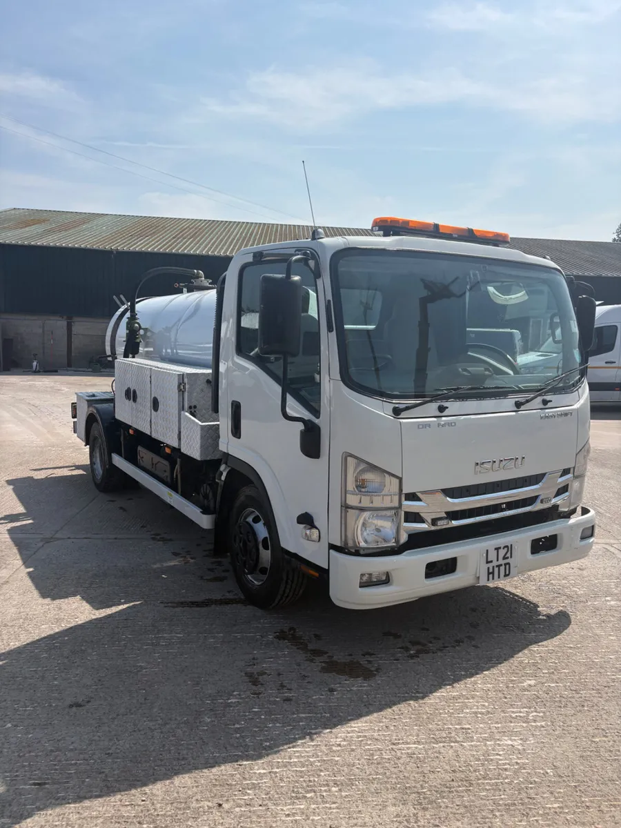 2021 ISUZU N75.190 sludge vacuum tanker - Image 4