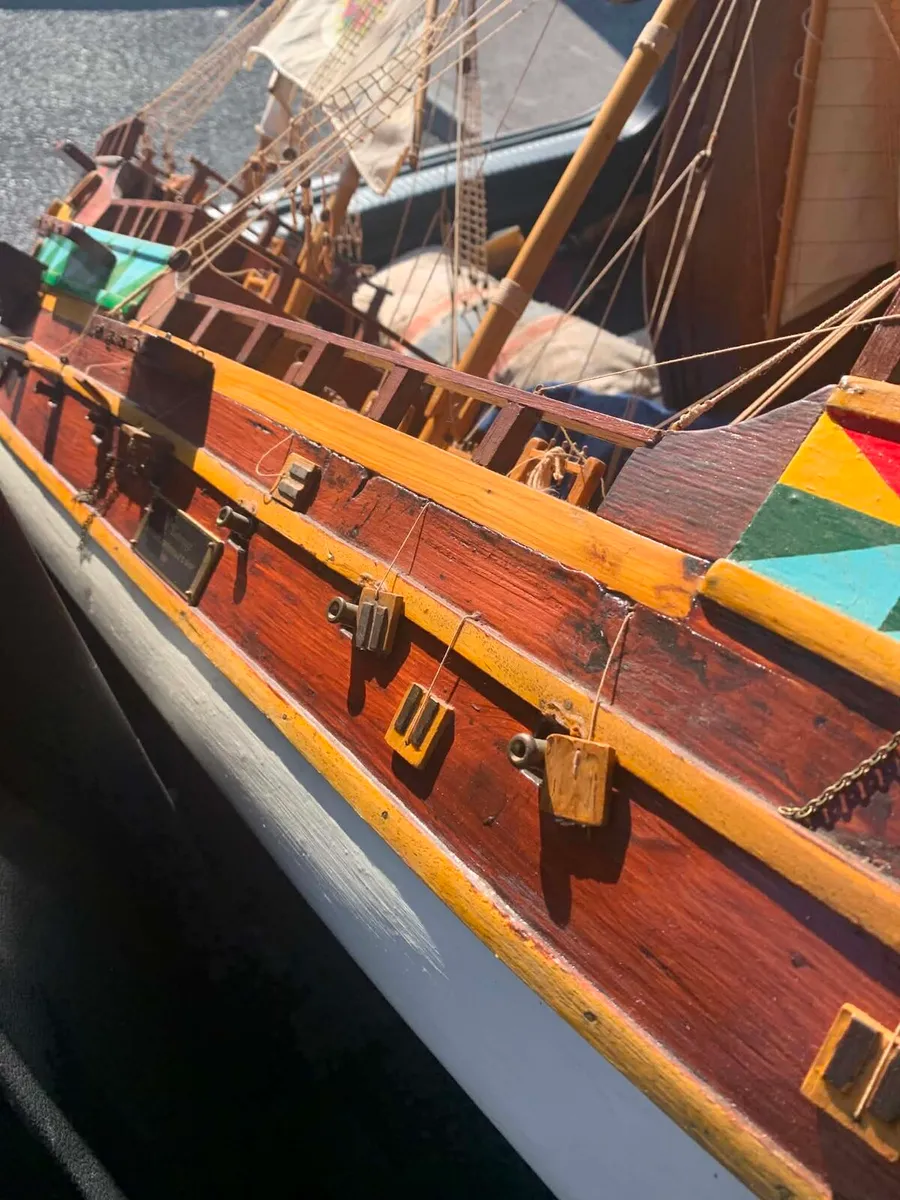Antique ship in perfect condition for sale - Image 1