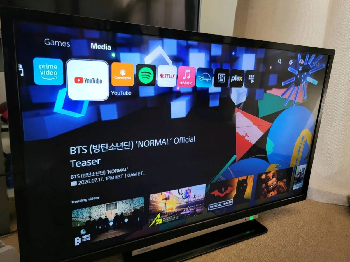 Toshiba 32" Full HD TV – Remote & Stand Included - Image 1