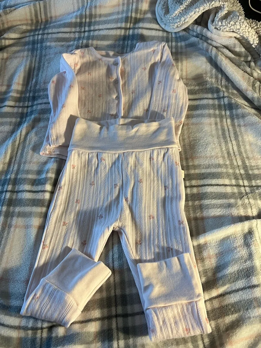 Girls new pj 9/12 mths €3 - Image 4