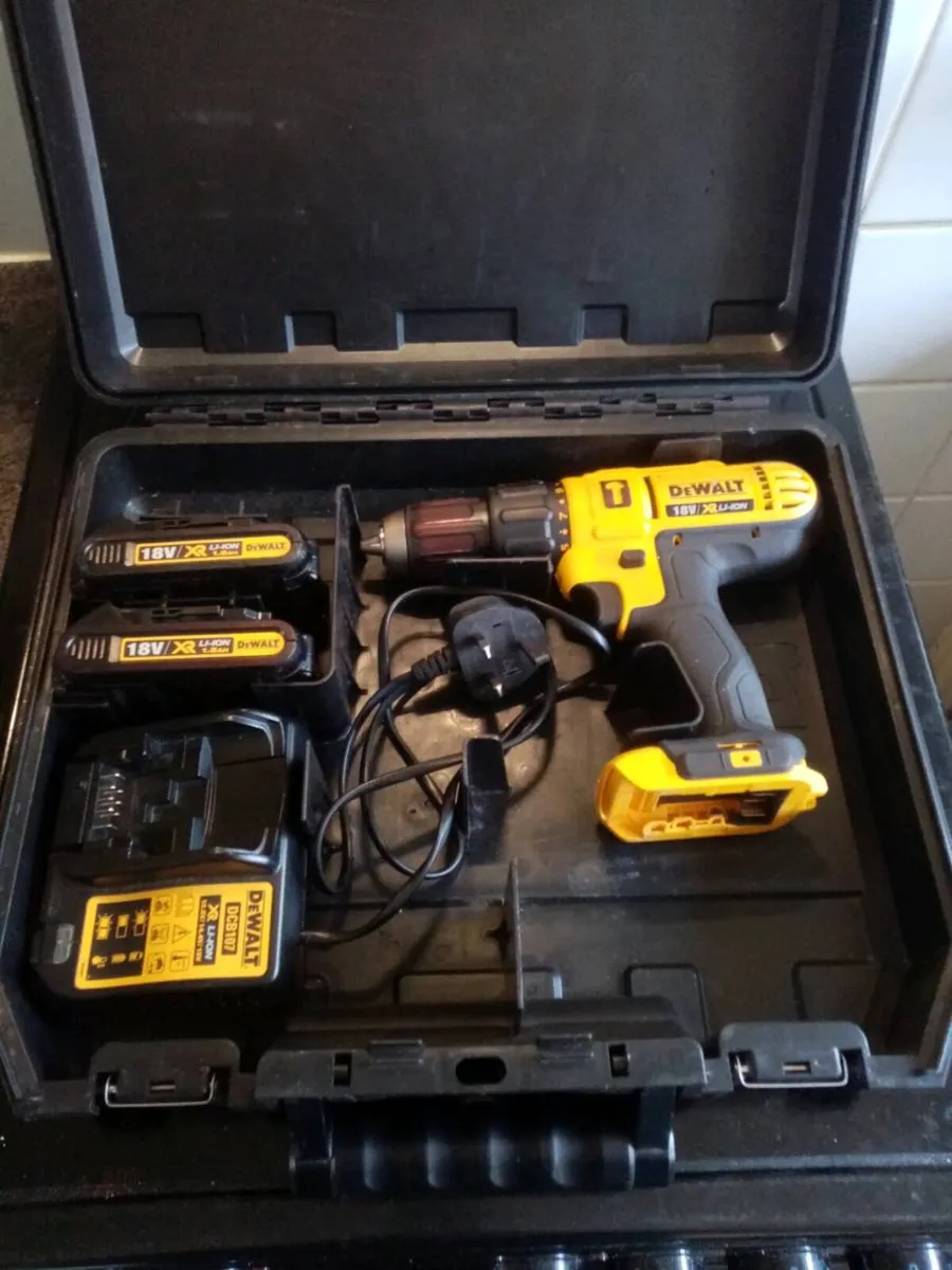 Dewalt 18v XR LI-ION Battery Hammer Drill - Image 1